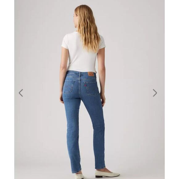 Levi's Jeans Women's Classic Straight Fit Dark Wash Size 8 -29 x 30 - Picture 3 of 12